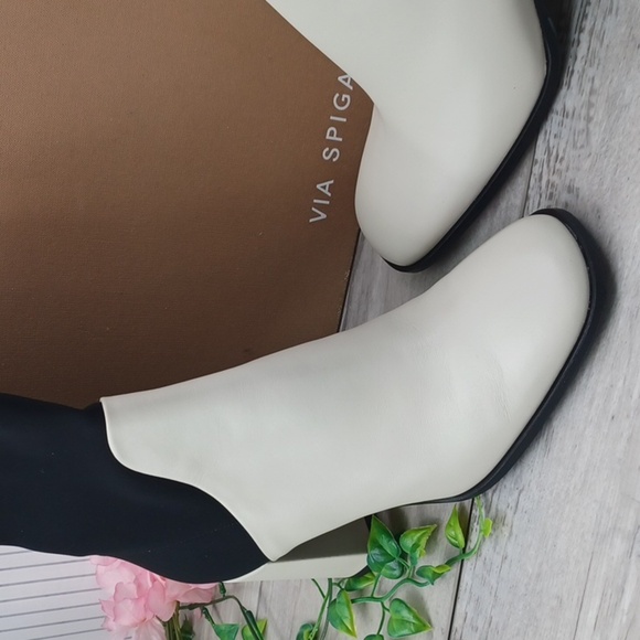 Via Spiga Devon Leather And Stretch Booties NIB Bloomingdales Exclusive - Picture 3 of 12